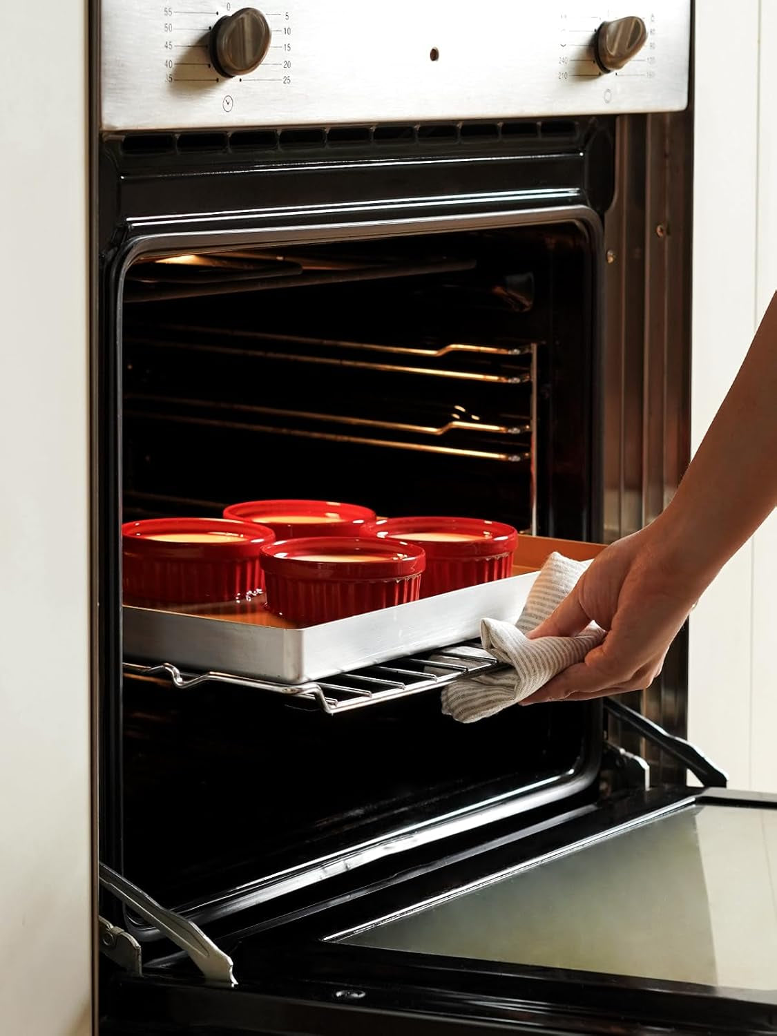 Ramekins 4 OZ Oven Safe, Creme Brulee Ramekins, Pudding Custard Cups Souffle Ramiken, Dipping Sauce Dishes, Ceramic Ramekin Bowls Set of 6, True Red